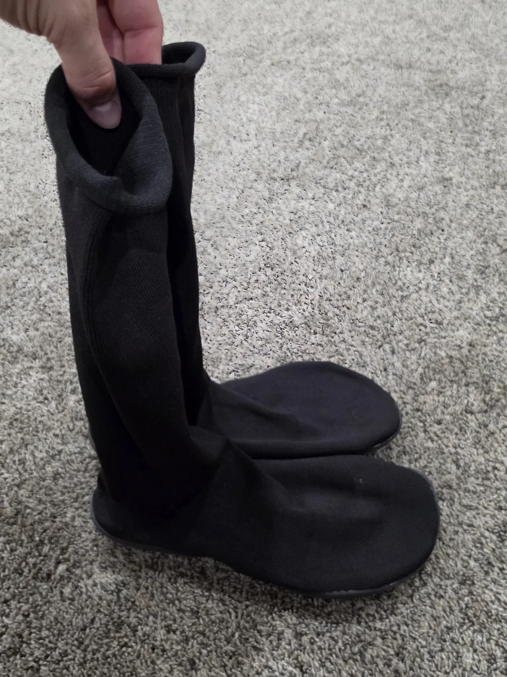 Yeezy PODS size 10 To 11 (2)